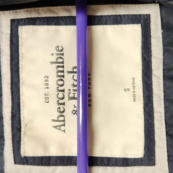 Abercrombie and Fitch vest - Picture 3 of 6